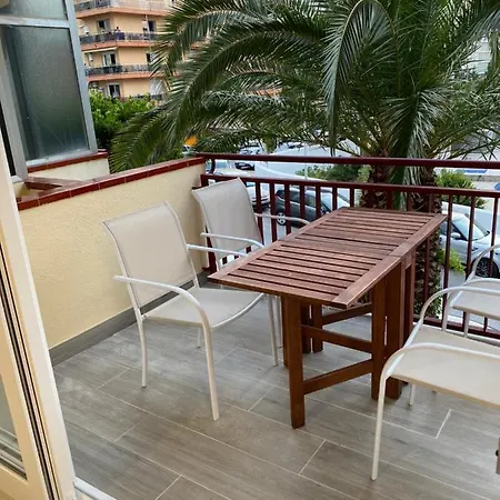 Daire Apartamento Salou *